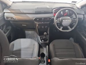 Dacia Sandero Stepway TCe 90 STEPWAY Essential - Image 2