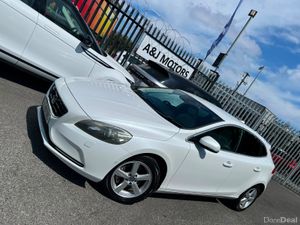 2014 VOLVO V40 1.6 AUTOMATIC - Image 2