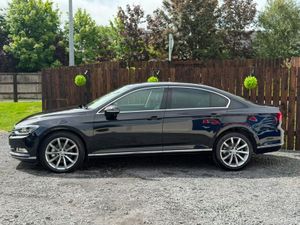 Volkswagen Passat SHOWROOM CONDITION - TDI - HIGHL - Image 4