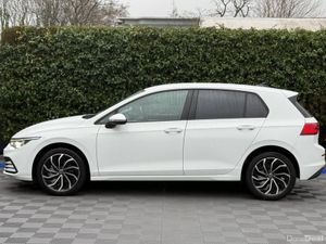 Volkswagen Golf 1.0 eTSI // APPLE CARPLAY/ANDROID - Image 3