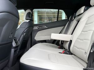 Kia Sportage 1.6 HEV Black Edition (0% Finance ava - Image 4