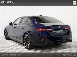 BMW 5-Series 530e M-SPORT PHEV: TANZANITE BLUE WIT - Image 2