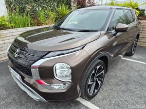 Mitsubishi Outlander 2.4 PVEV / 7 SEATER / EXCEED - Image 3