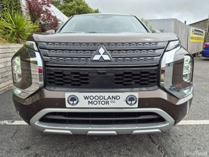 Mitsubishi Outlander 2.4 PVEV / 7 SEATER / EXCEED - Image 4