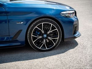 BMW 5-Series 530E M SPORT - Image 4