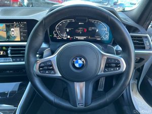 BMW 3-Series 330e M-SPORT COMPETITION 2.0 HYBRID * - Image 4