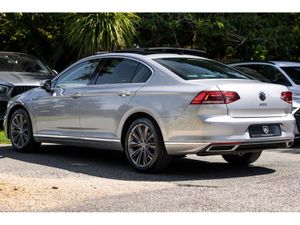 Volkswagen Passat GTE Premium - Image 2