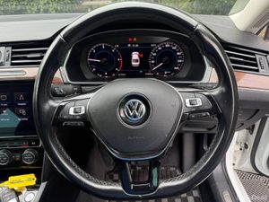 Volkswagen Passat HIGHLINE 2.0 TDI // SERVICE HIST - Image 4