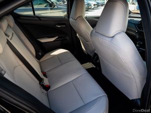 Lexus UX 250H F SPORT DESIGN - Image 3