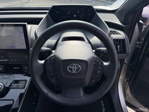 Toyota bZ4X MOTION // TINY MILEAGE // APPLE CARPLA - Image 4