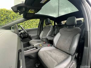 Volkswagen ID.5 PRO FAMILY 77KWH // PANORAMIC SUNR - Image 2
