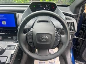 Toyota bZ4X MOTION 71.4 KWH ** LONG RANGE ** // 36 - Image 4