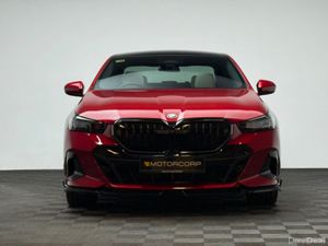 BMW 5-Series 530E M SPORT PRO *PAN ROOF* - Image 2