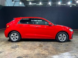Audi A1 1.0 AUTOMATIC - FACTORY ALLOYS - REAR CAME - Image 3