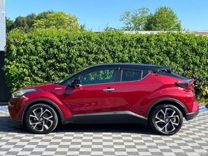 Toyota C-HR 1.8 HYBRID AUTO // HEATED HALF LEATHER - Image 3