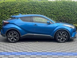 Toyota C-HR 1.8 HYBRID AUTO // HALF LEATHER SEATS - Image 2