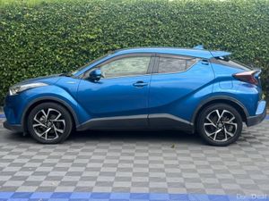 Toyota C-HR 1.8 HYBRID AUTO // HALF LEATHER SEATS - Image 3