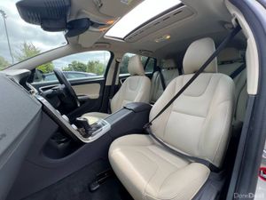 Volvo V60 CROSS COUNTRY D4 CLASSIC 2.0 D // OPENIN - Image 2
