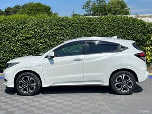 Honda Vezel 1.5 HYBRID AUTO // DIAMOND CUT ALLOYS - Image 3