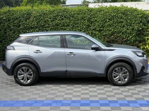Peugeot 2008 E-ACTIVE PACK 50KWH // SERVICE HISTOR - Image 2