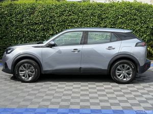 Peugeot 2008 E-ACTIVE PACK 50KWH // SERVICE HISTOR - Image 3