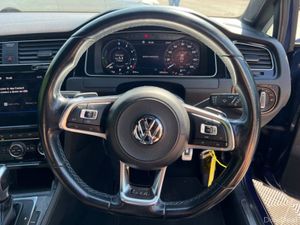 Volkswagen Golf GTE 1.4 TSI HYBRID // APPLE CARPLA - Image 4