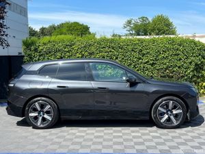 BMW iX XDRIVE40 M-SPORT 76.6KWH AUTO // PANORAMIC - Image 3