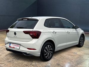 Volkswagen Polo 1.0 AUTOMATIC - FACTORY ALLOYS - P - Image 3