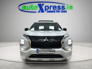 Mitsubishi Outlander PHEV 4WD, 7 Seats, Panoramic - Image 3