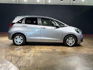 Honda Fit 1.5 HYBRID AUTOMATIC - PUSH BUTTON START - Image 2
