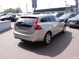 2018 VOLVO V60 D4 2.0 5DR ESTATE AUTOMATIC - Image 4