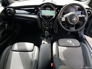 Mini Cooper Electric Level 2 - Image 4