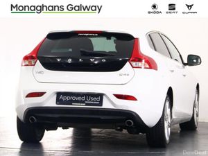 Volvo V40 2.0D AUTO INSCRIPTION *TOP SPEC* - Image 4