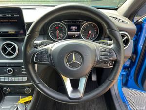 Mercedes-Benz A-Class A180 AMG-STYLE 1.6 AUTO // N - Image 4