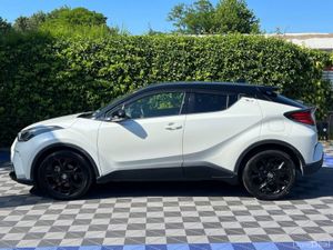 Toyota C-HR 1.8 HYBRID AUTO // 360 PARKING CAMERAS - Image 3