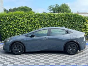 Toyota Prius 1.8 HYBRID AUTO // APPLE CARPLAY // H - Image 3