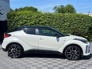 Toyota C-HR GR 1.8 HYBRID AUTO // GR SPORT HEATED - Image 2