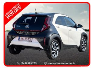 Toyota Aygo X DESIGN CVT WHIT - Image 2
