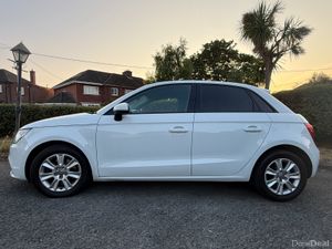 ✅ New: Car Play. Reverse Cam. NCT 8/27. Automatic - Image 4