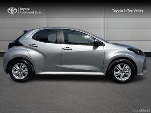 Toyota Yaris YARIS HYBRID LUNA - Image 3