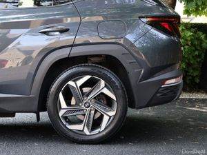 Hyundai Tucson 4WD Executive PHEV Auto - Image 4