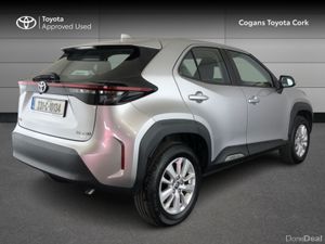 Toyota Yaris Cross YARIS CROSS LUNA**Low mileage** - Image 2