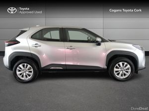 Toyota Yaris Cross YARIS CROSS LUNA**Low mileage** - Image 3