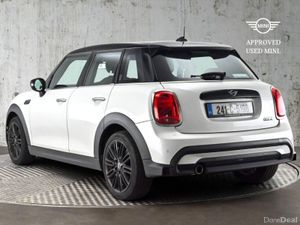 Mini Cooper 5-Door Cooper Exclusive - Image 2