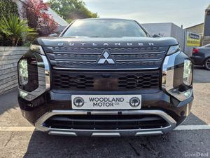 Mitsubishi Outlander 2.4 PVEV / 7 SEATER / EXCEED - Image 4