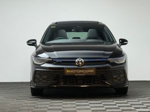 Volkswagen Golf GTE 1.5 PHEV 272HP DSG *PAN ROOF* - Image 2