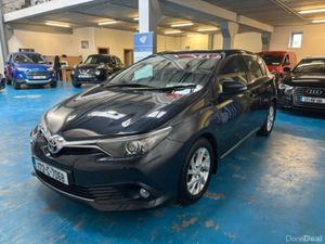 Toyota Auris 2017 FSH - Image 3