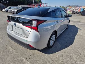 2023 Toyota Prius 1.8L Hybrid Low Miles Automatic - Image 4