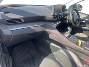 Peugeot 5008 1.5 BlueHDi 130bhp Allure - Image 4