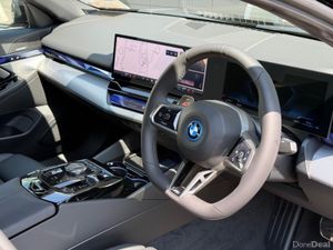BMW 5-Series 530e M Sport Saloon - Image 3